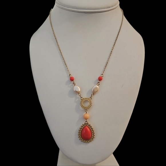 Avon Faux Pearls Orange Acrylic Beads Teardrop Pendant 16” Gold Tone Necklace - Picture 9 of 9